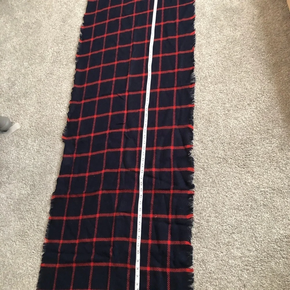 🎀 Navy‎ and Red Scarf